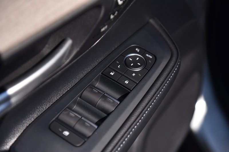 Toyota Grand Highlander Vehicle Image 09