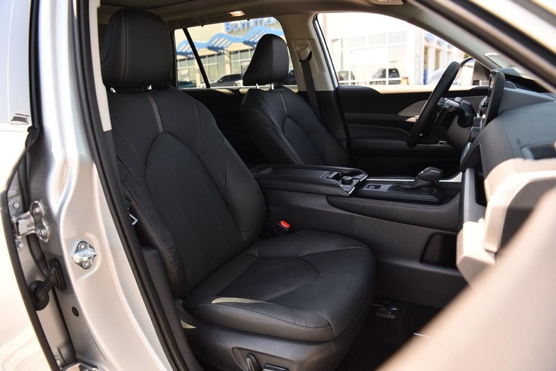 Toyota Grand Highlander Vehicle Image 23