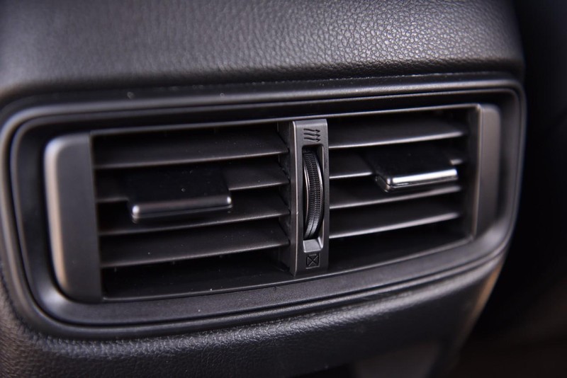 Honda CR-V Vehicle Image 24