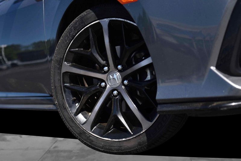 Honda Civic Hatchback Vehicle Image 03
