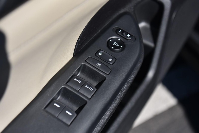 Honda Civic Hatchback Vehicle Image 08