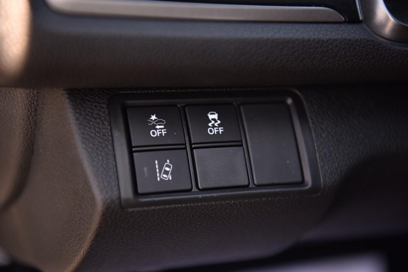 Honda Civic Hatchback Vehicle Image 09