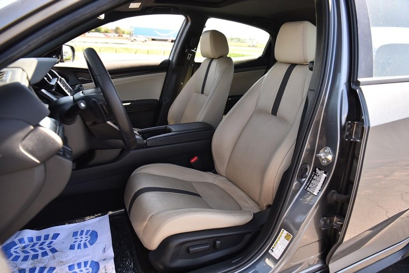 Honda Civic Hatchback Vehicle Image 18