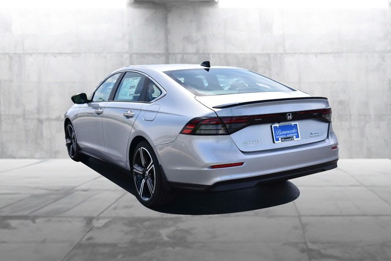 Honda Accord Hybrid Vehicle Image 07