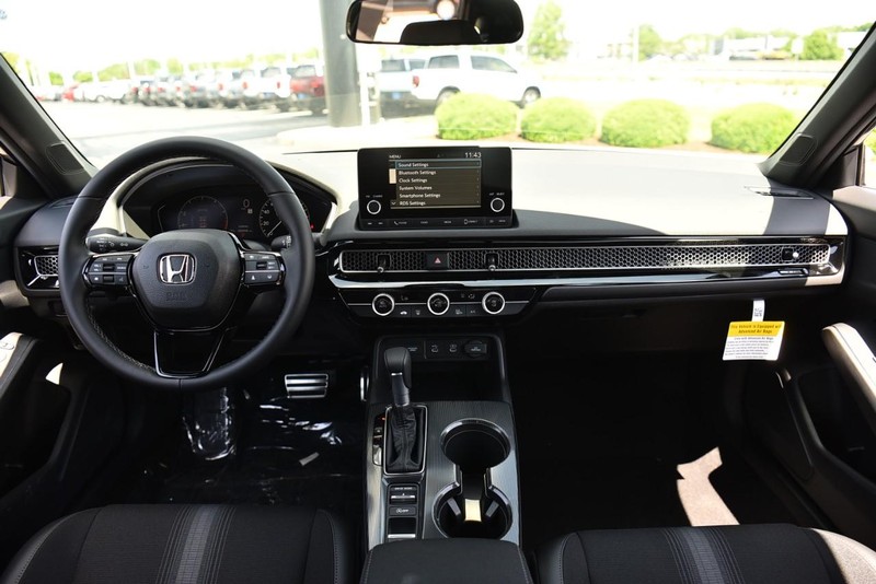 Honda Civic Hatchback Vehicle Image 08