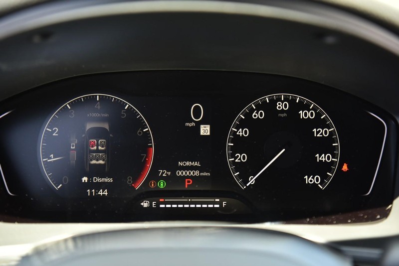 Honda Civic Hatchback Vehicle Image 12