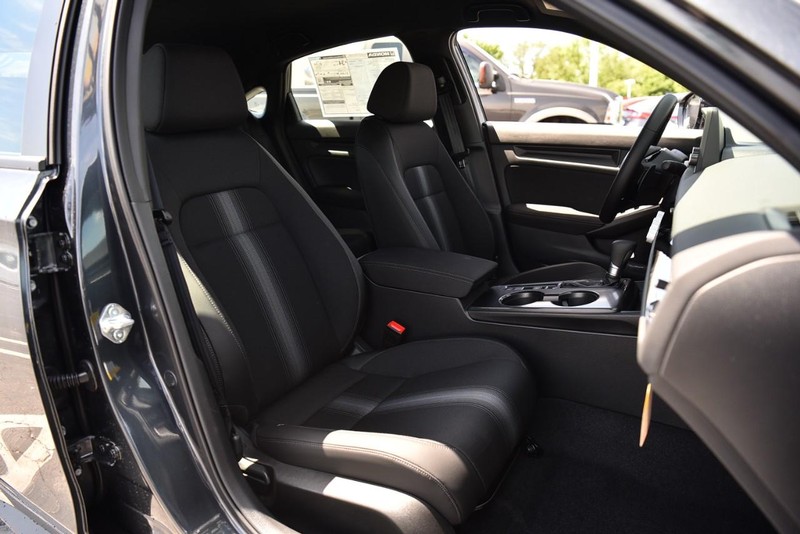 Honda Civic Hatchback Vehicle Image 21