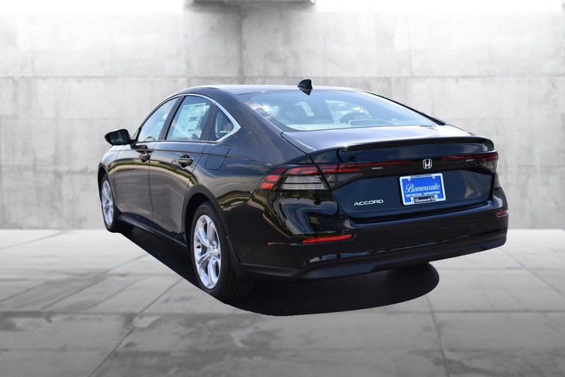 Honda Accord Sedan Vehicle Image 07