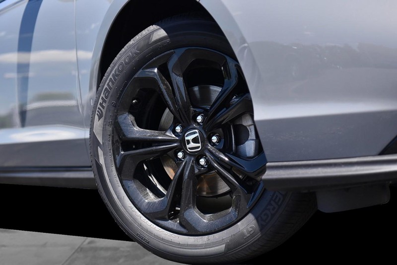 Honda Accord Sedan Vehicle Image 03
