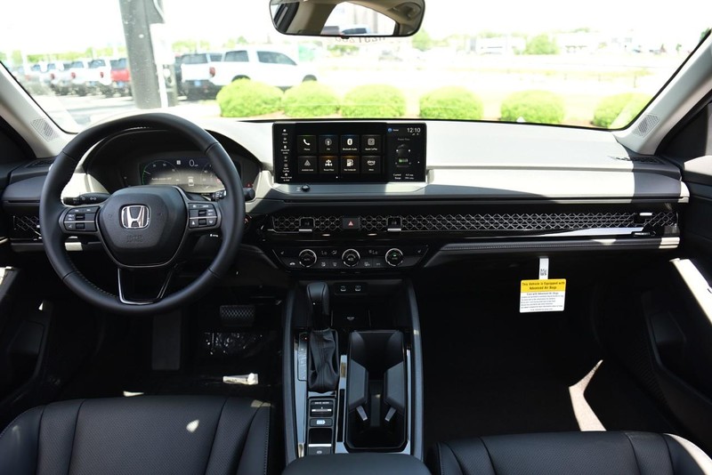 Honda Accord Hybrid Vehicle Image 08