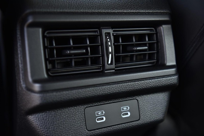 Honda Accord Hybrid Vehicle Image 25