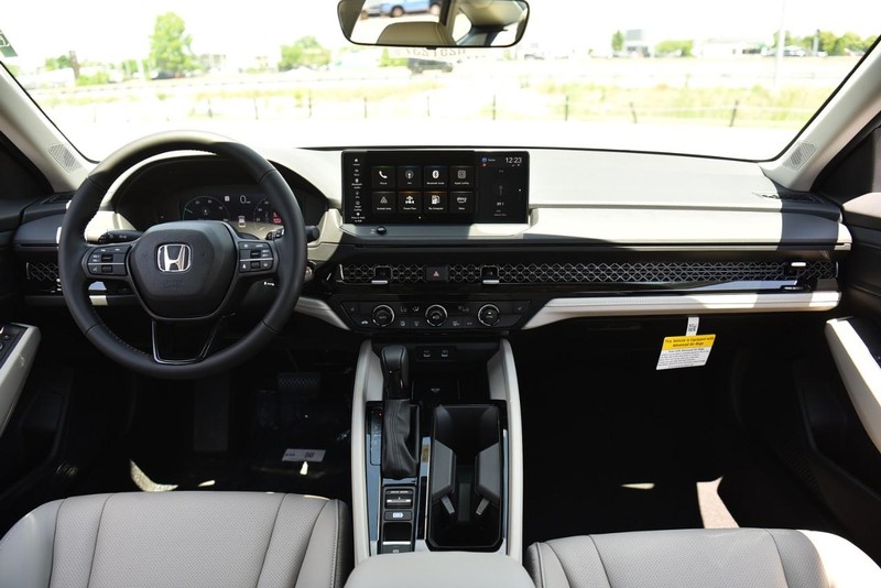 Honda Accord Hybrid Vehicle Image 08