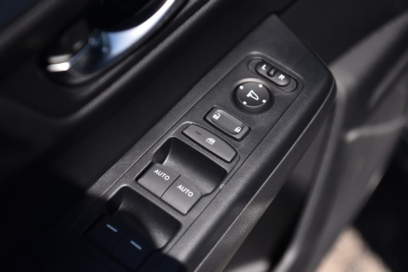 Honda CR-V Hybrid Vehicle Image 09