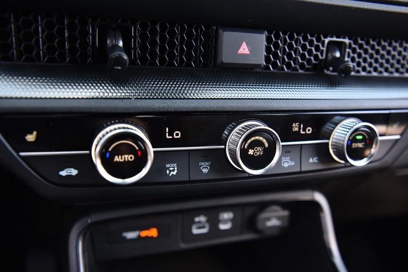Honda CR-V Hybrid Vehicle Image 15