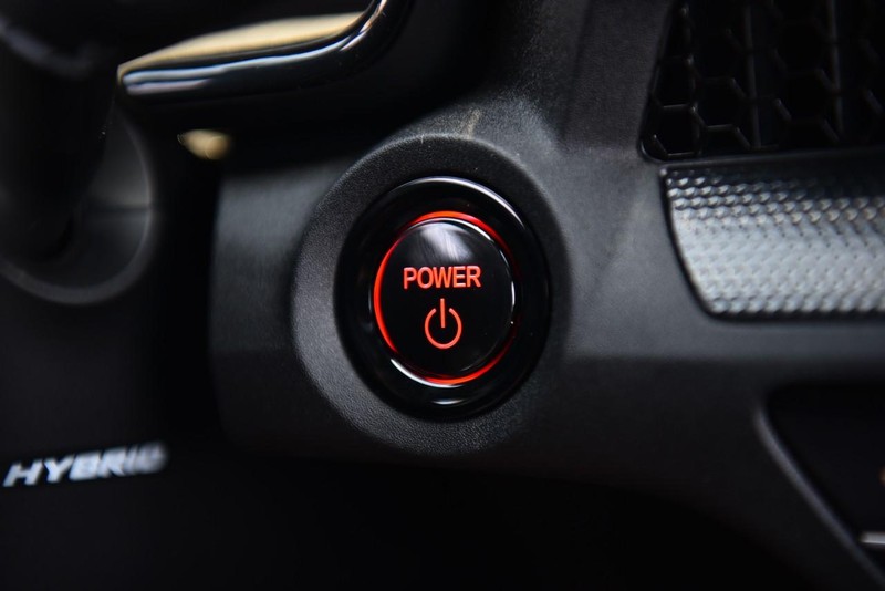 Honda CR-V Hybrid Vehicle Image 18