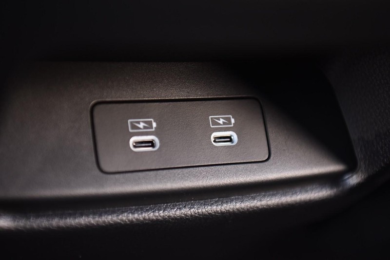 Honda CR-V Hybrid Vehicle Image 25