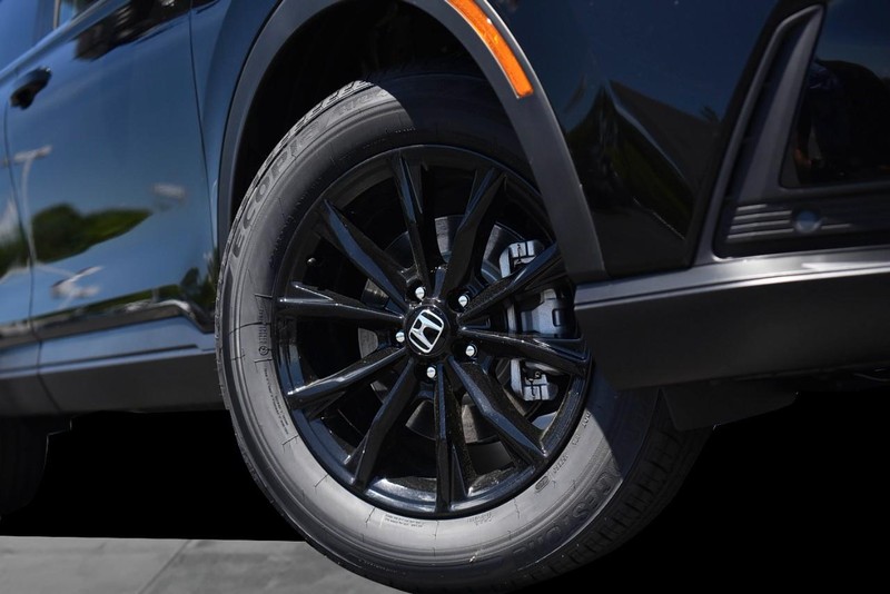 Honda CR-V Hybrid Vehicle Image 03