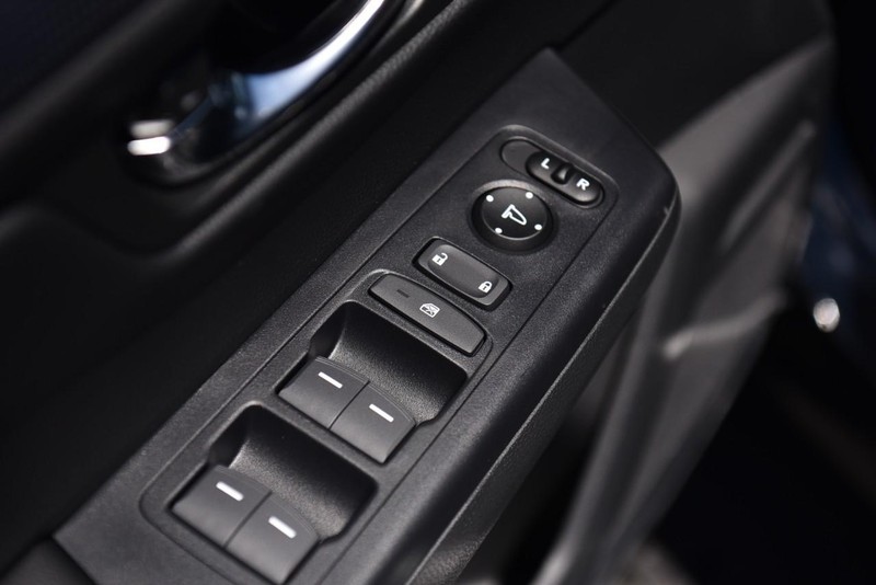 Honda CR-V Hybrid Vehicle Image 09
