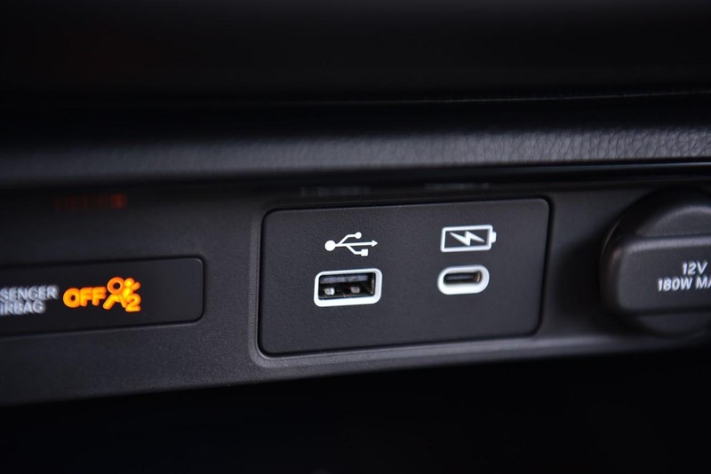 Honda CR-V Hybrid Vehicle Image 17
