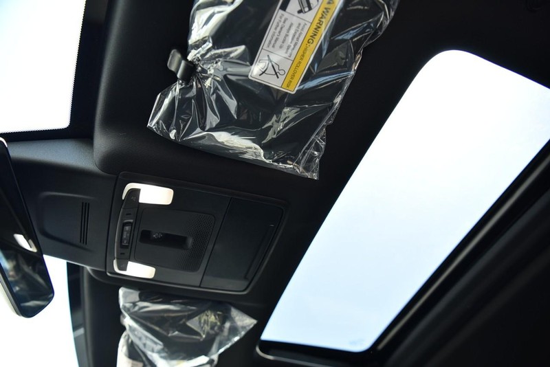 Honda CR-V Hybrid Vehicle Image 24