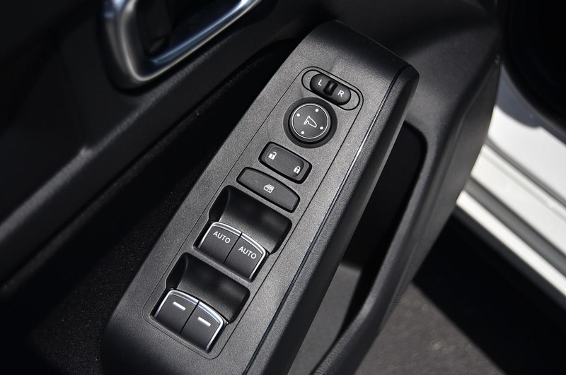 Honda Civic Hatchback Vehicle Image 08