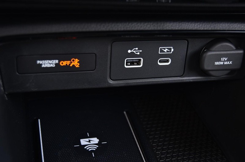 Honda CR-V Vehicle Image 16