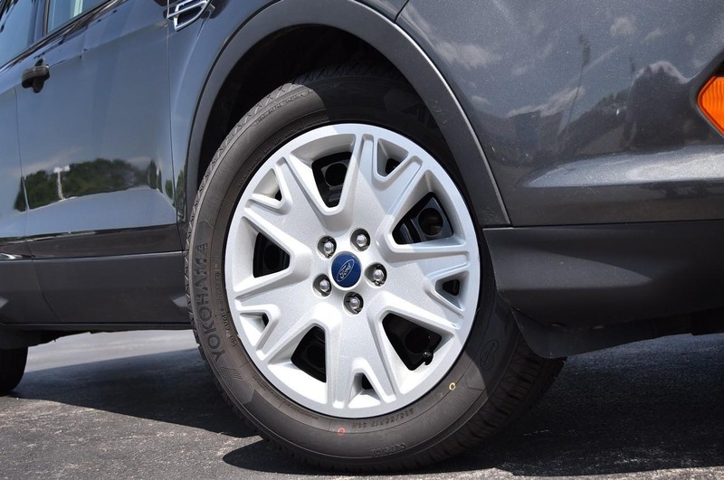 Ford Escape Vehicle Image 03