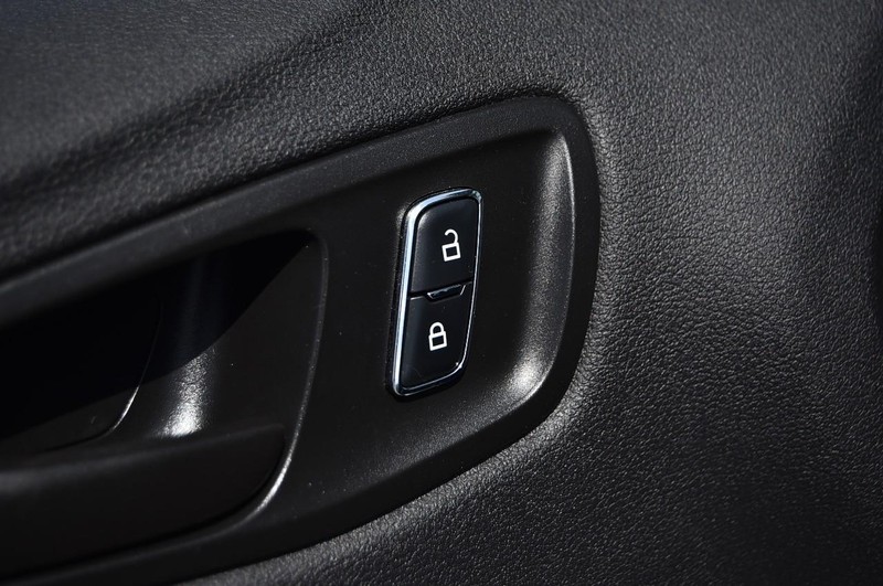 Ford Escape Vehicle Image 10
