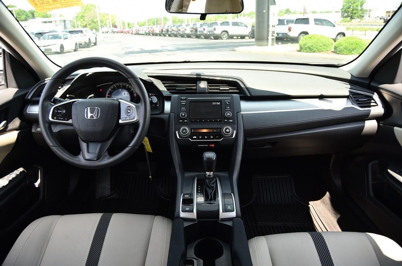 Honda Civic Sedan Vehicle Image 08