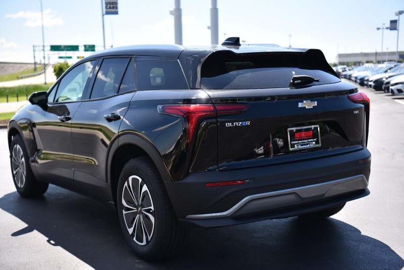 Chevrolet Blazer EV Vehicle Image 07