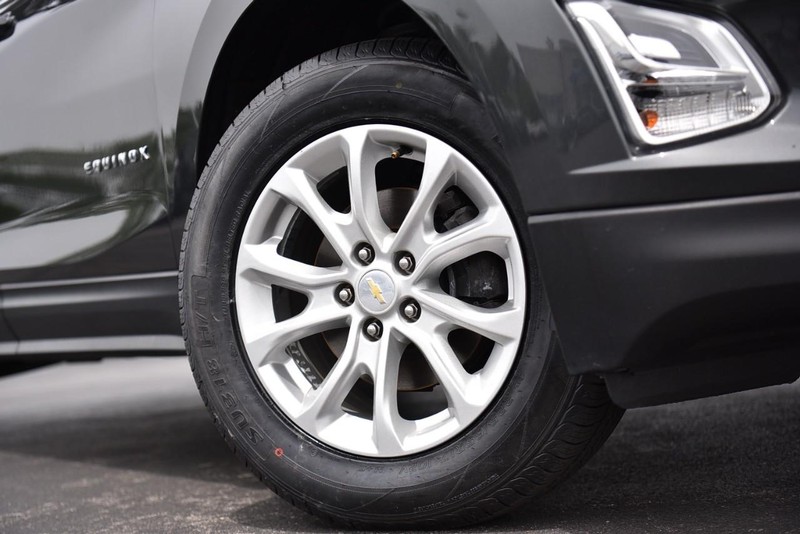 Chevrolet Equinox Vehicle Image 03