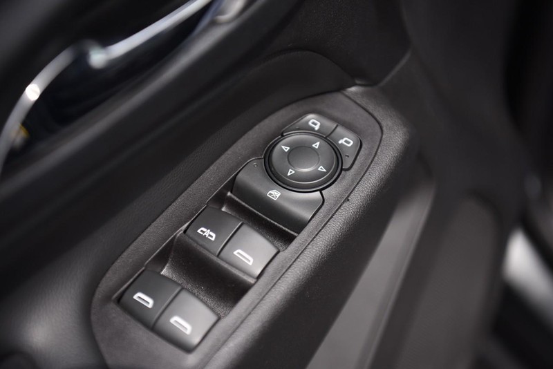 Chevrolet Equinox Vehicle Image 09