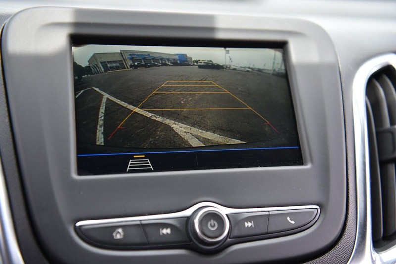 Chevrolet Equinox Vehicle Image 14