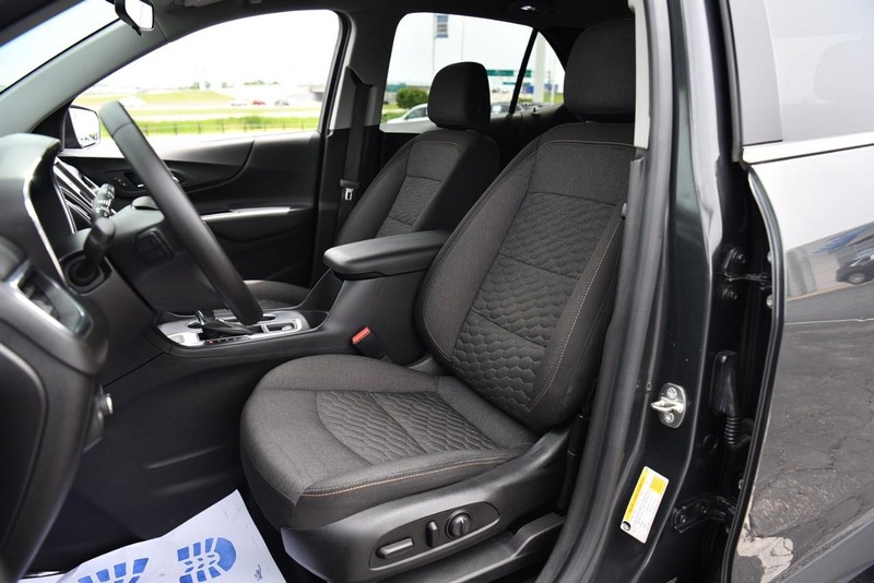 Chevrolet Equinox Vehicle Image 21
