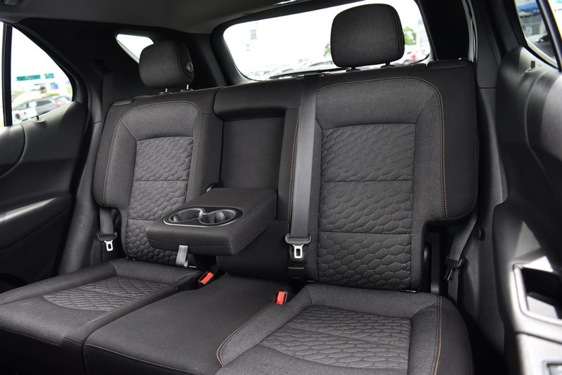 Chevrolet Equinox Vehicle Image 23