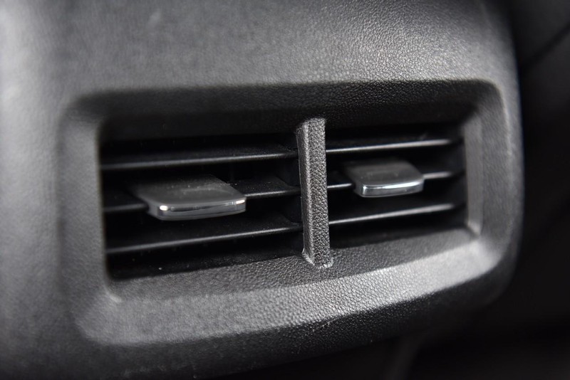 Chevrolet Equinox Vehicle Image 24