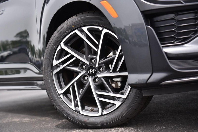 Hyundai Kona Vehicle Image 03