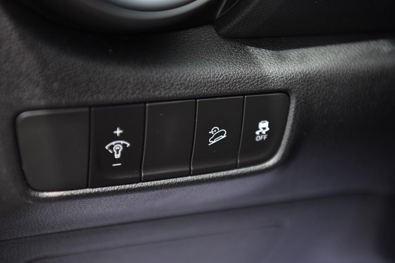 Hyundai Kona Vehicle Image 11