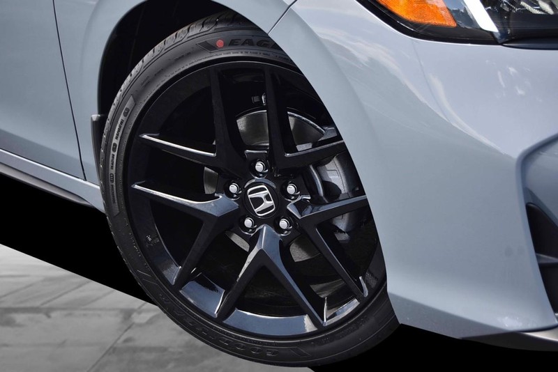 Honda Civic Hatchback Vehicle Image 03