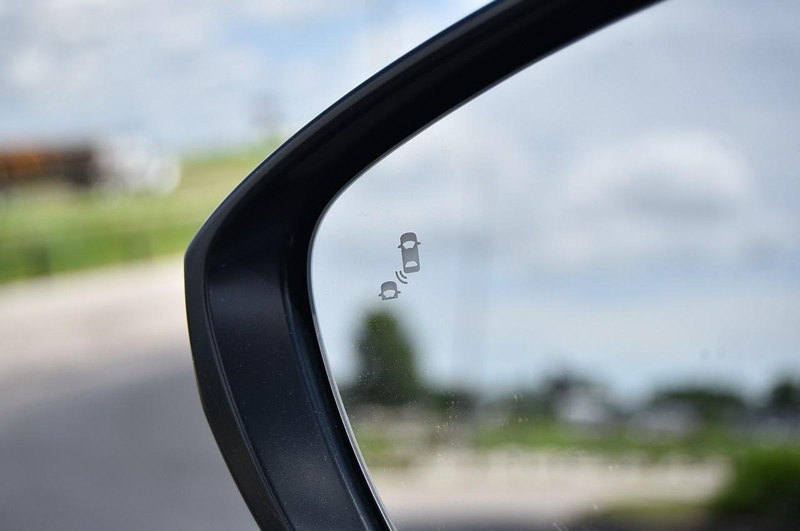Honda Civic Hatchback Vehicle Image 09