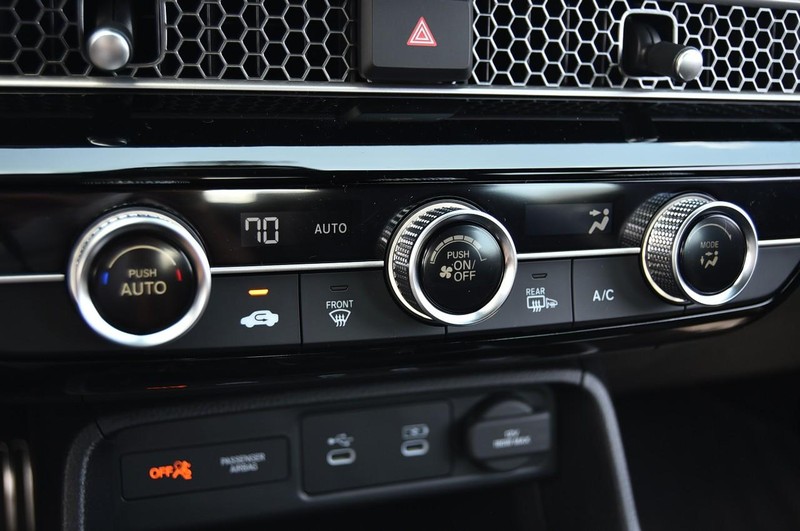 Honda Civic Hatchback Vehicle Image 14