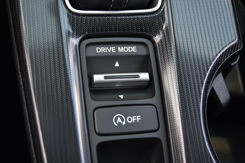 Honda Civic Hatchback Vehicle Image 16