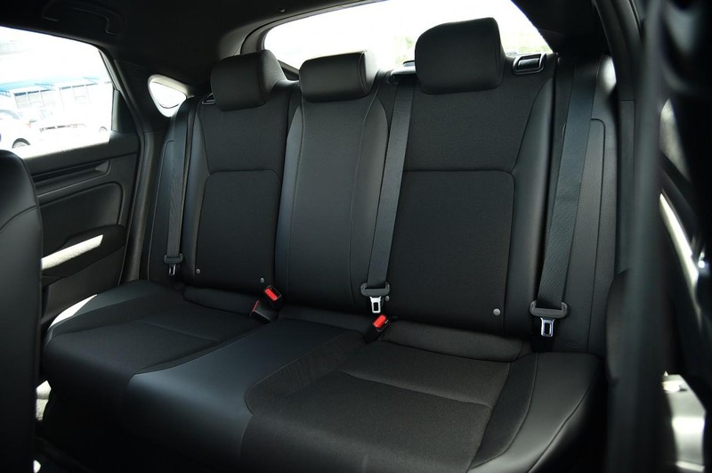 Honda Civic Hatchback Vehicle Image 21