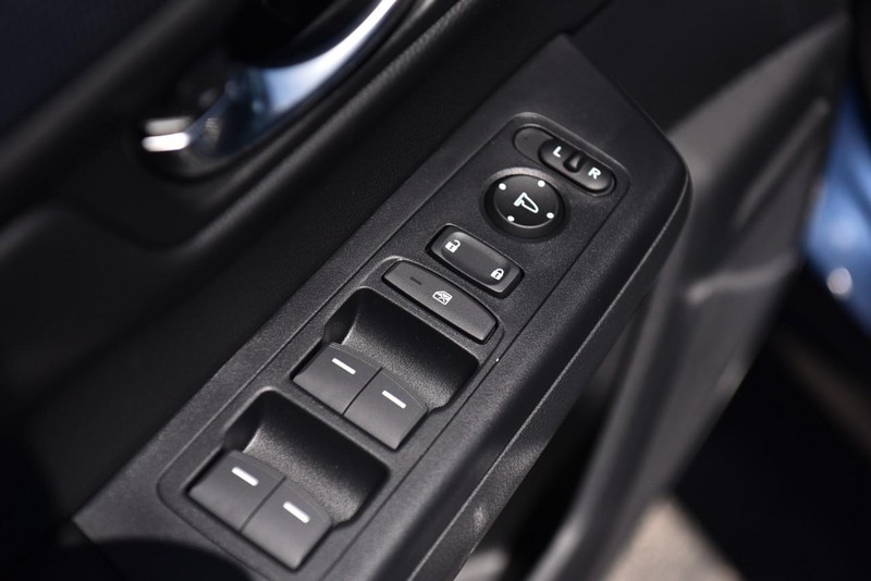 Honda CR-V Hybrid Vehicle Image 09