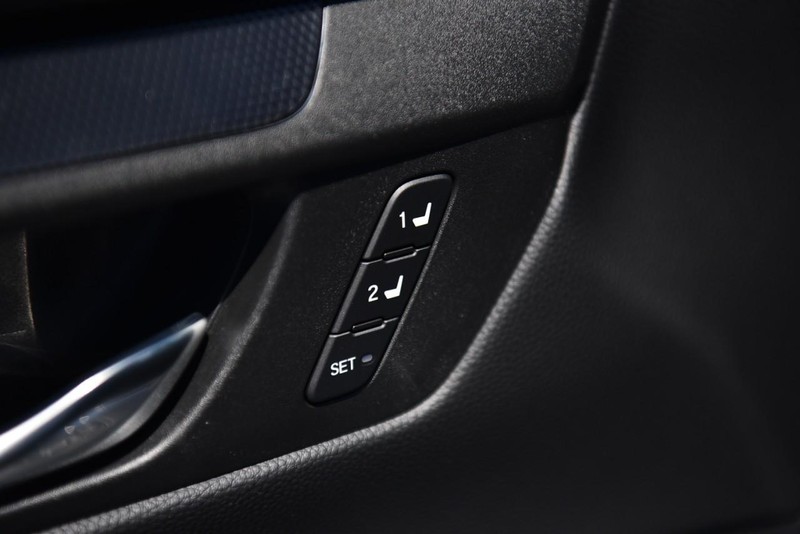 Honda CR-V Hybrid Vehicle Image 10