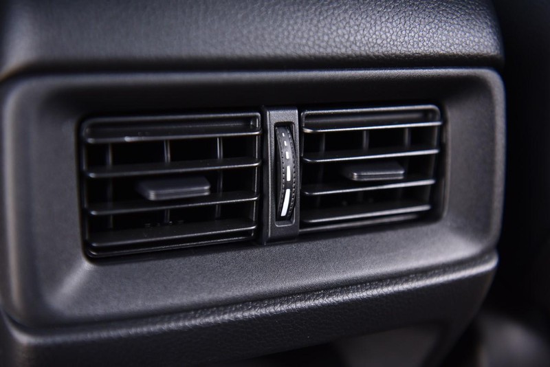 Honda CR-V Hybrid Vehicle Image 26