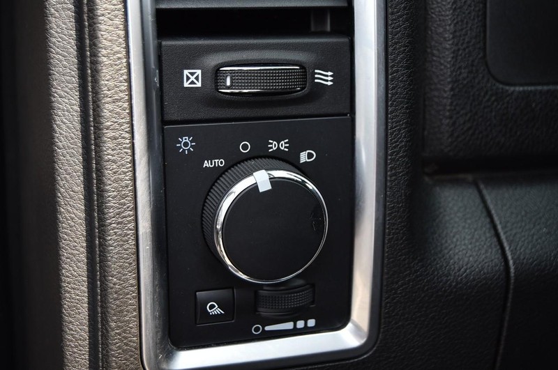 Ram 1500 Classic Vehicle Image 12