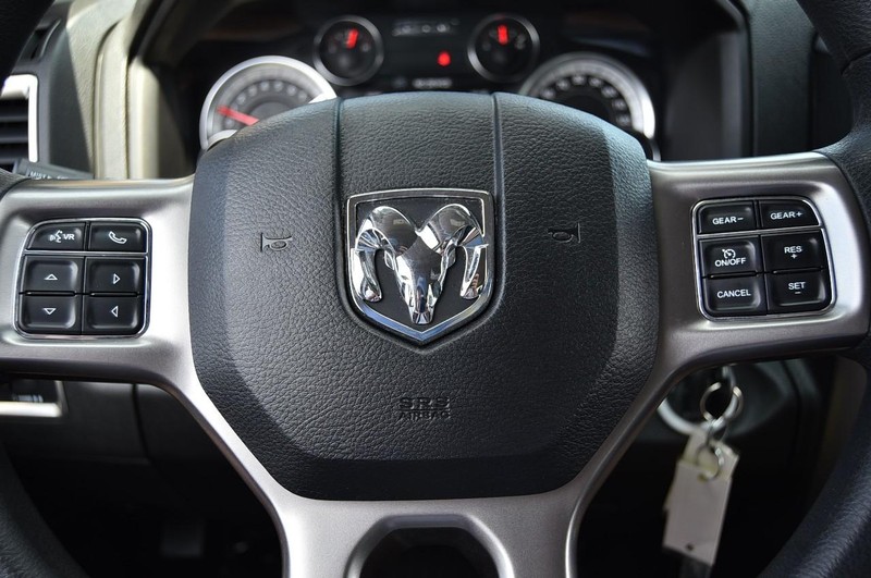 Ram 1500 Classic Vehicle Image 20