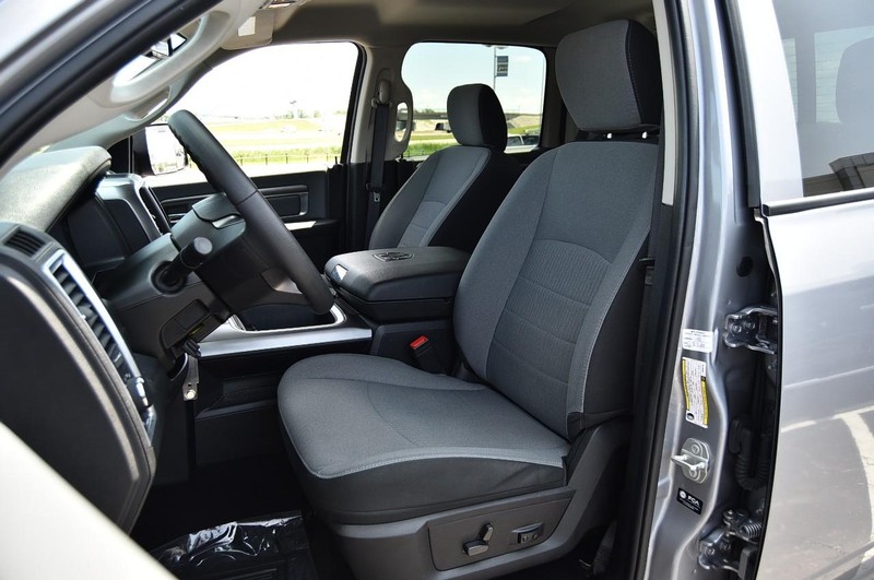 Ram 1500 Classic Vehicle Image 21