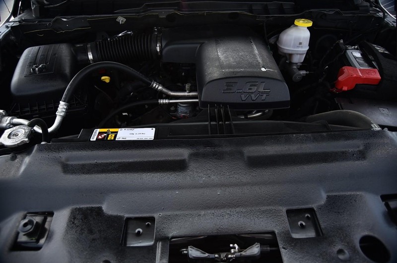 Ram 1500 Classic Vehicle Image 25